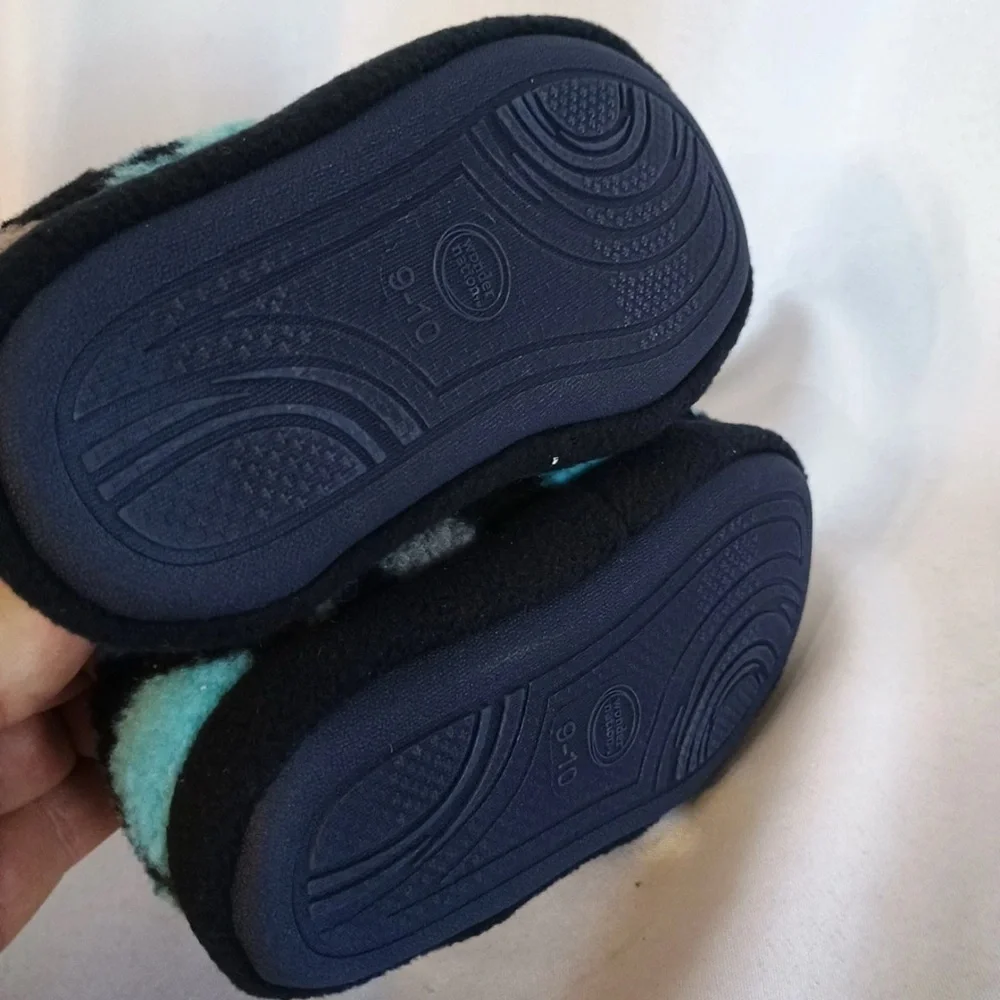 Wonder Nation Fuzzy Dinosaur Slippers Multicolor blue Brand New Toddler 9/10